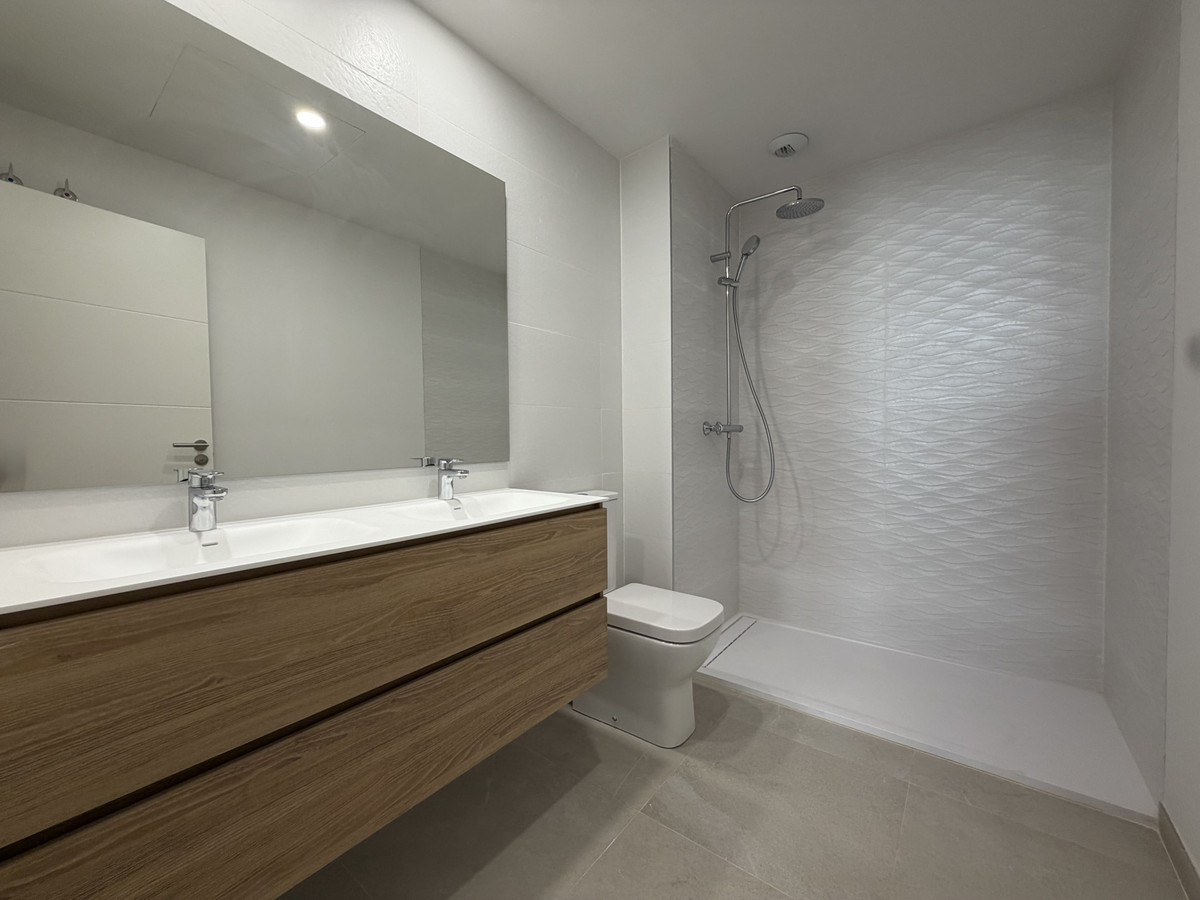2 Bed Apartment for sale in Estepona Costa Del Sol, Málaga, Spain