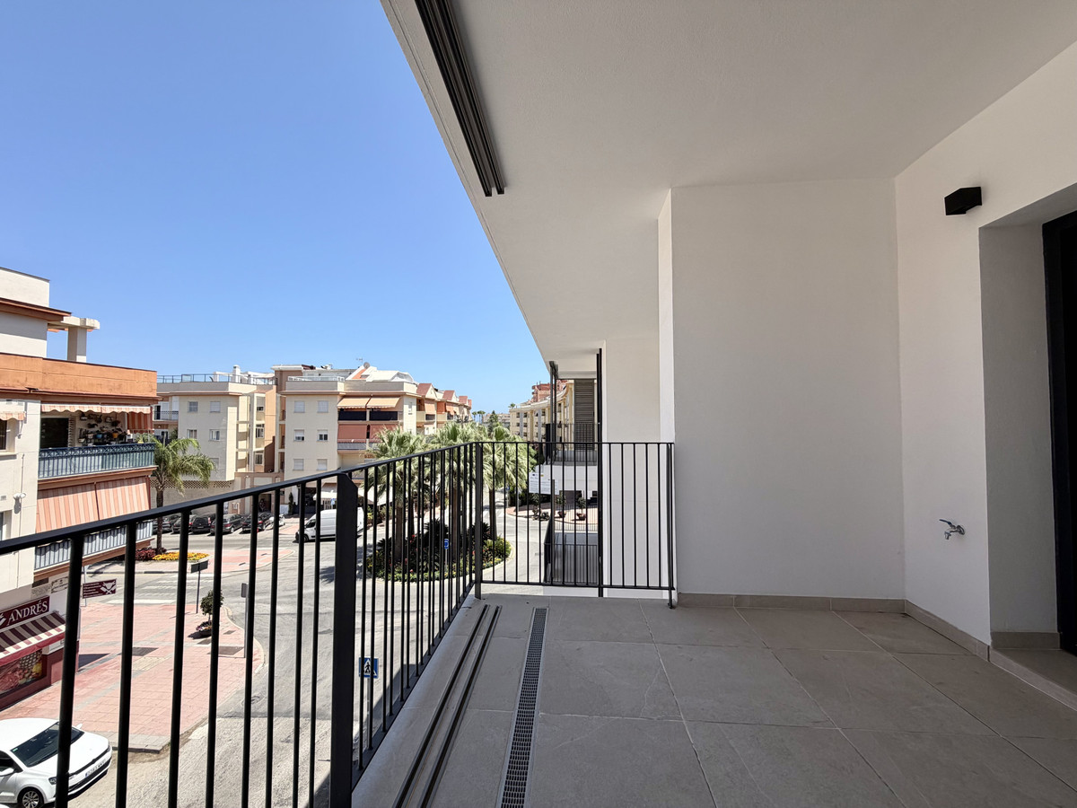 2 Bed Apartment for sale in Estepona Costa Del Sol, Málaga, Spain