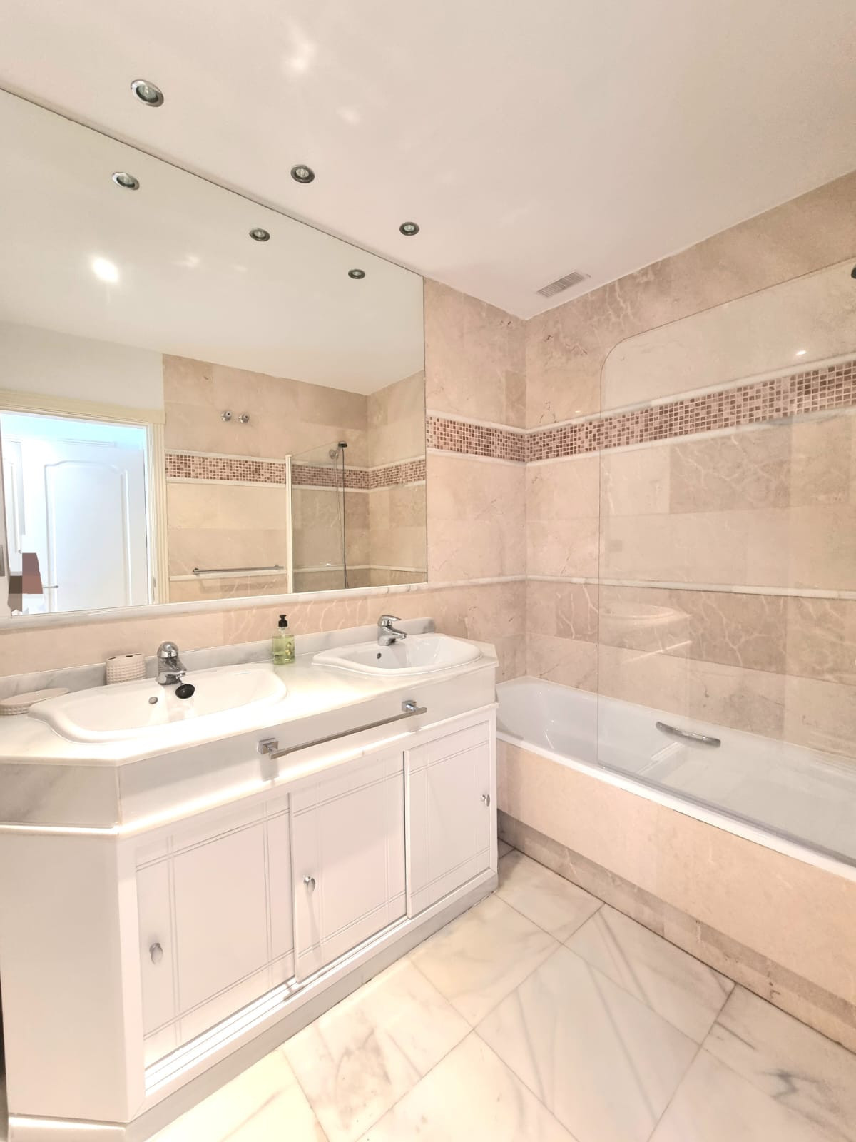 2 Bed Apartment for sale in Nueva Andalucía Costa Del Sol, Málaga, Spain