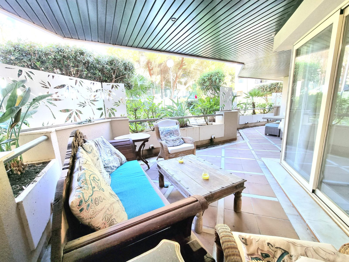 2 Bed Apartment for sale in Nueva Andalucía Costa Del Sol, Málaga, Spain