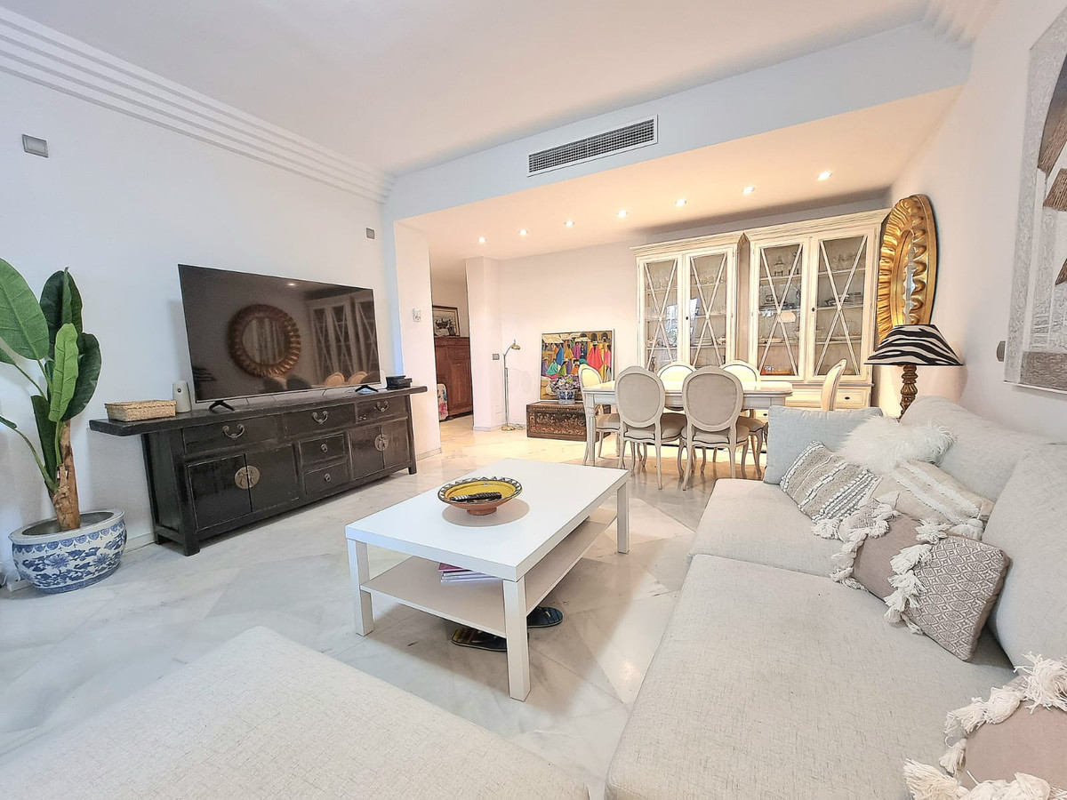 2 Bed Apartment for sale in Nueva Andalucía Costa Del Sol, Málaga, Spain