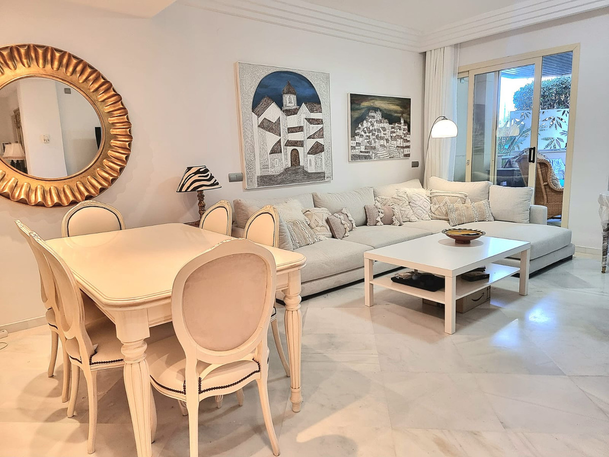 2 Bed Apartment for sale in Nueva Andalucía Costa Del Sol, Málaga, Spain