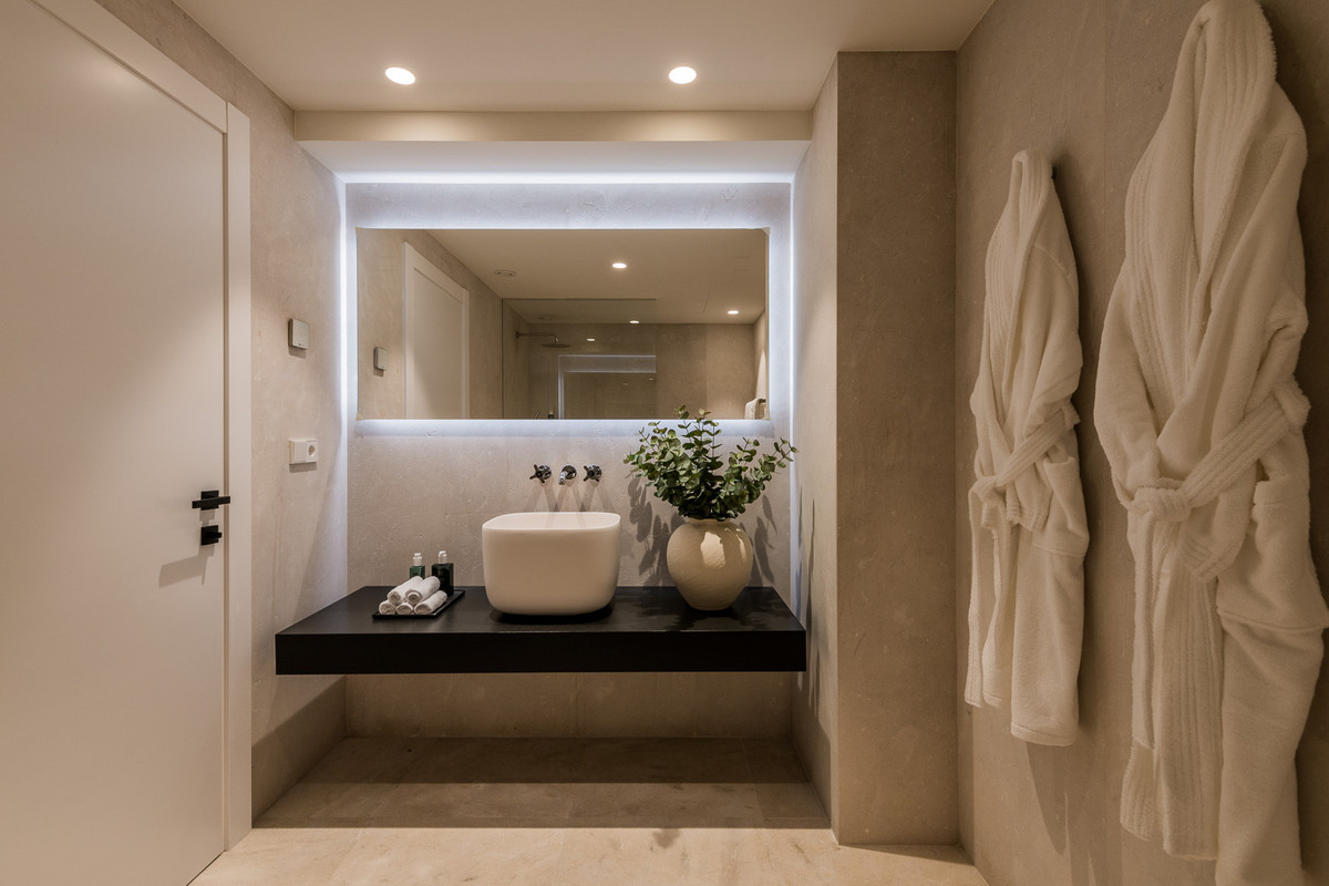 4 Bed Townhouse for sale in Las Brisas Costa Del Sol, Málaga, Spain