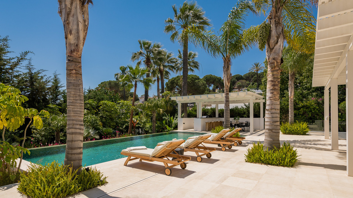 4 Bed Townhouse for sale in Las Brisas Costa Del Sol, Málaga, Spain