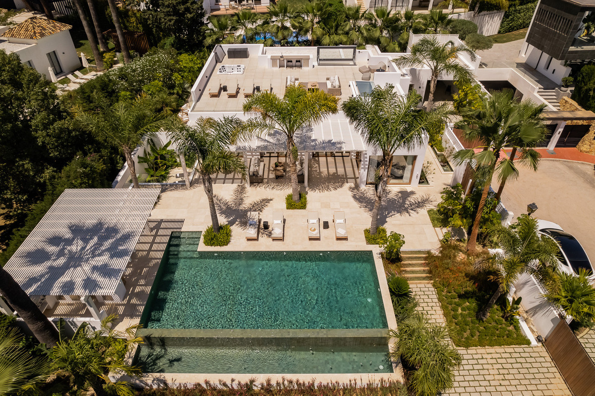 4 Bed Townhouse for sale in Las Brisas Costa Del Sol, Málaga, Spain