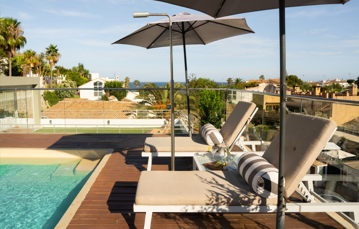 5 Bed Townhouse for sale in Torrenueva Costa Del Sol, Málaga, Spain