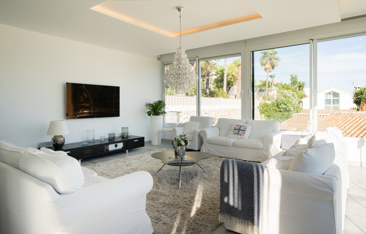 5 Bed Townhouse for sale in Torrenueva Costa Del Sol, Málaga, Spain