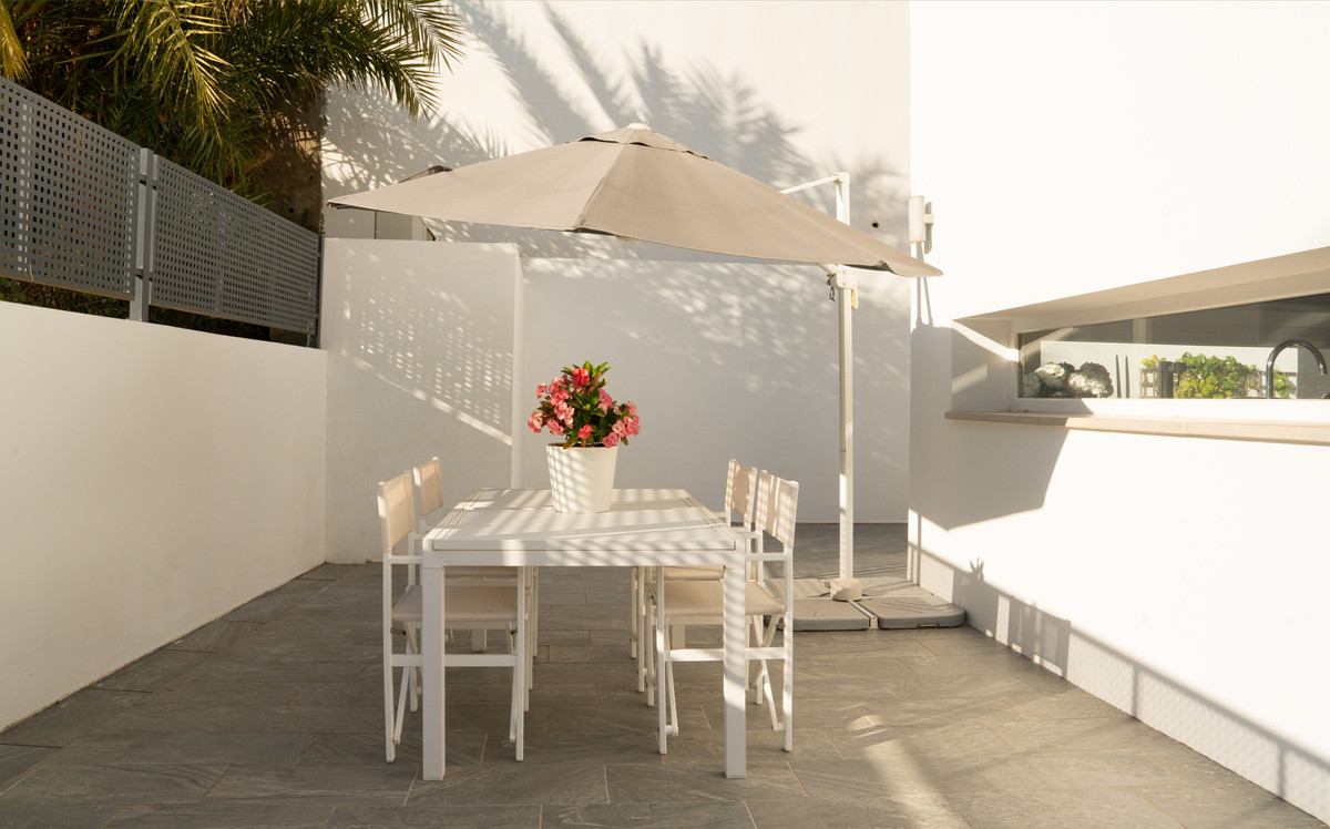 5 Bed Townhouse for sale in Torrenueva Costa Del Sol, Málaga, Spain
