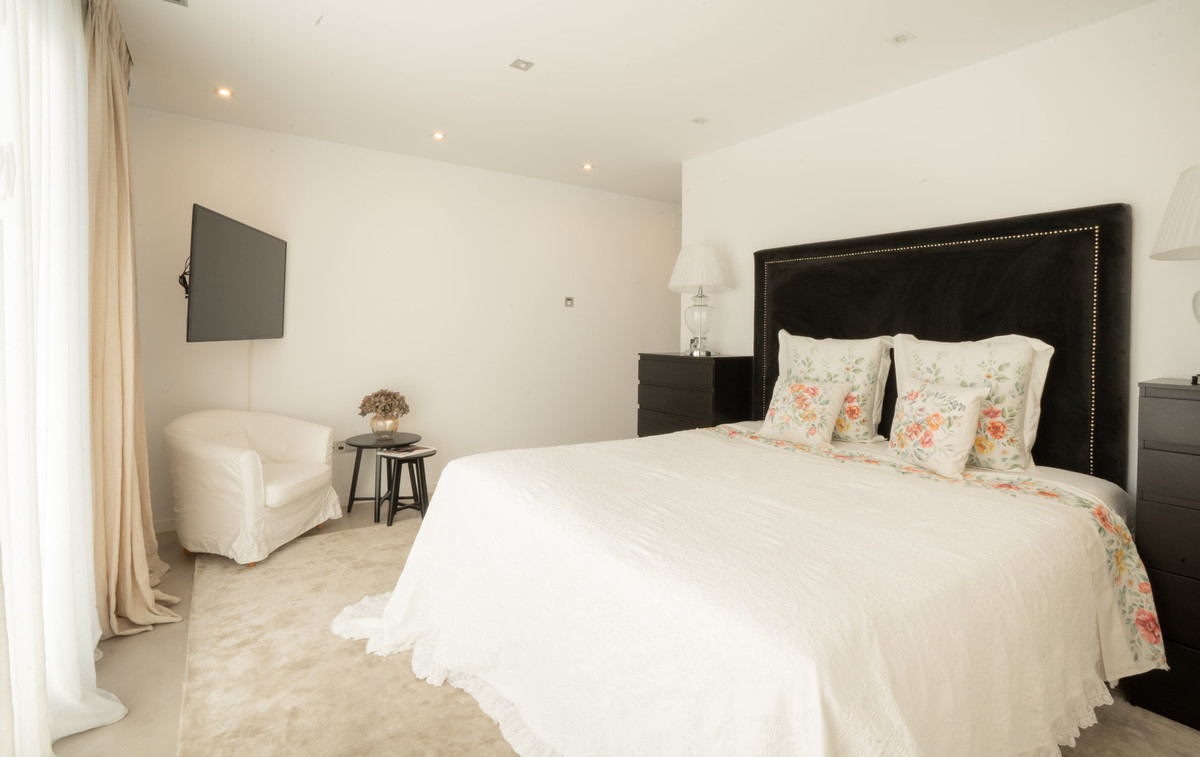 5 Bed Townhouse for sale in Torrenueva Costa Del Sol, Málaga, Spain