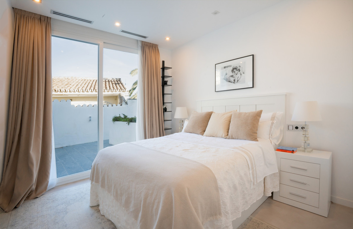 5 Bed Townhouse for sale in Torrenueva Costa Del Sol, Málaga, Spain