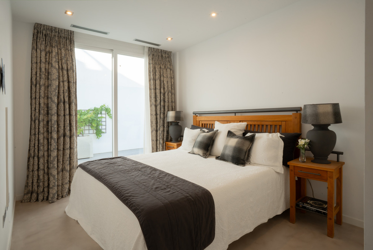 5 Bed Townhouse for sale in Torrenueva Costa Del Sol, Málaga, Spain