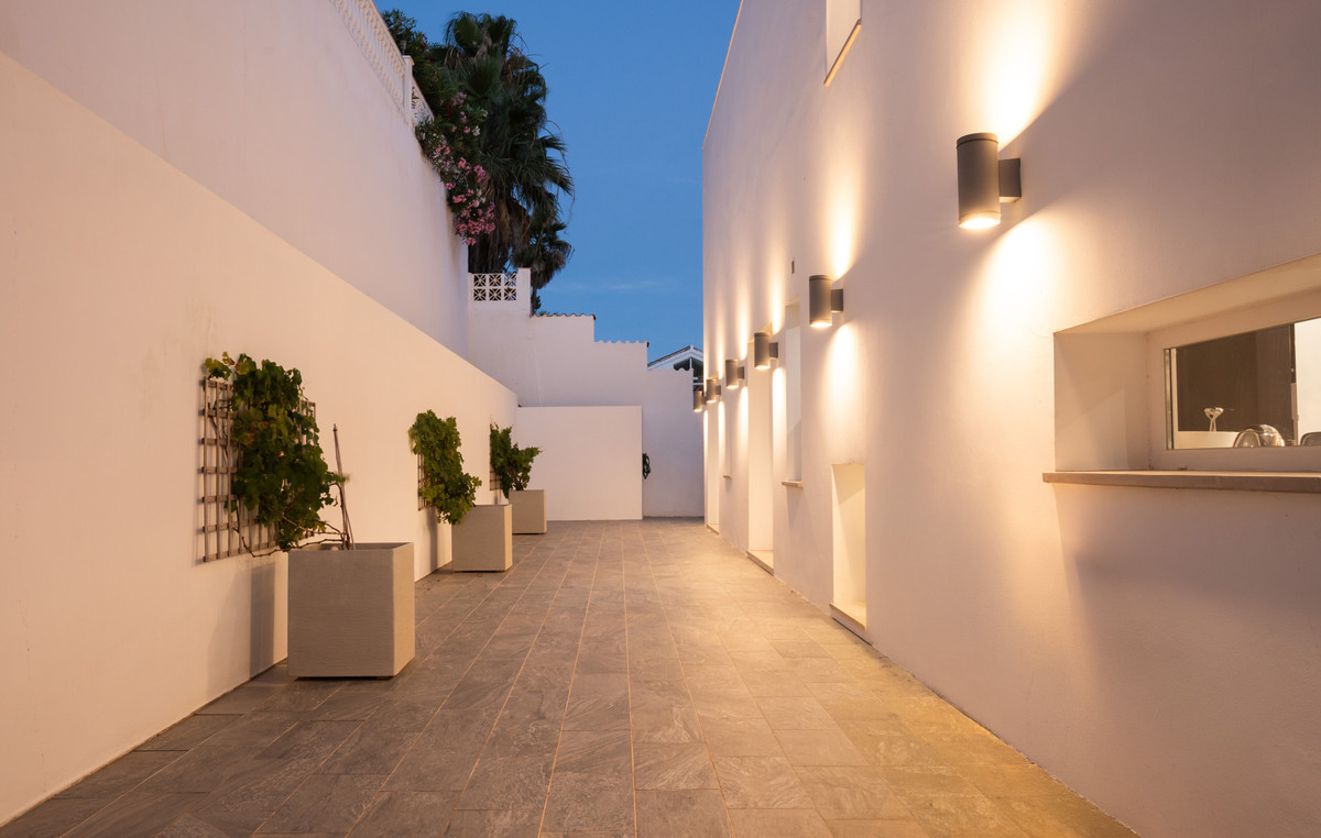 5 Bed Townhouse for sale in Torrenueva Costa Del Sol, Málaga, Spain