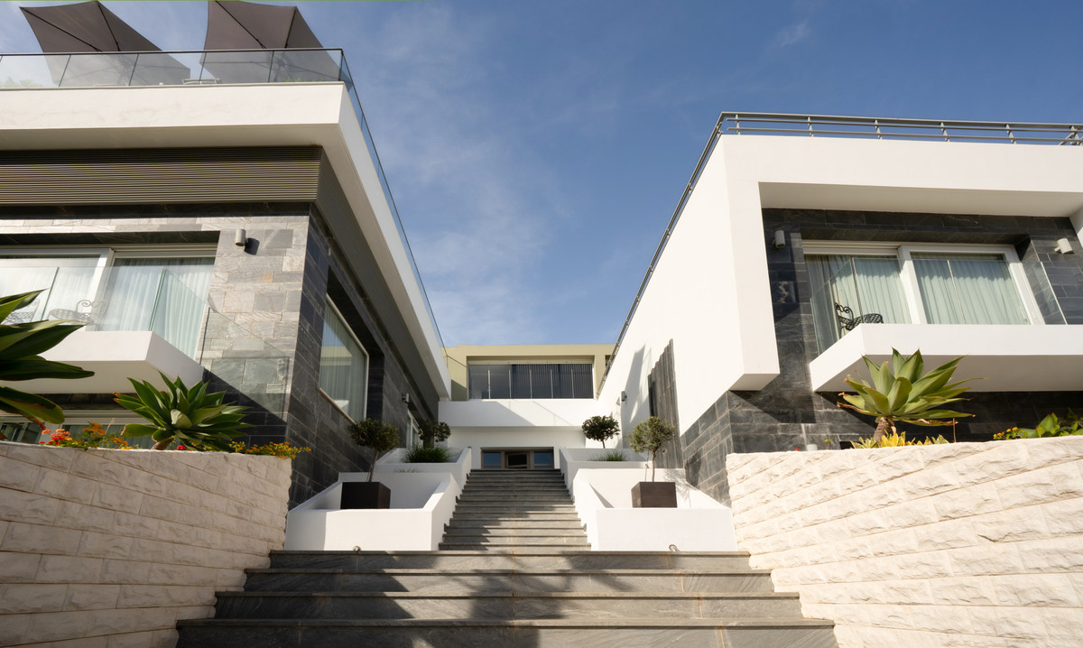 5 Bed Townhouse for sale in Torrenueva Costa Del Sol, Málaga, Spain
