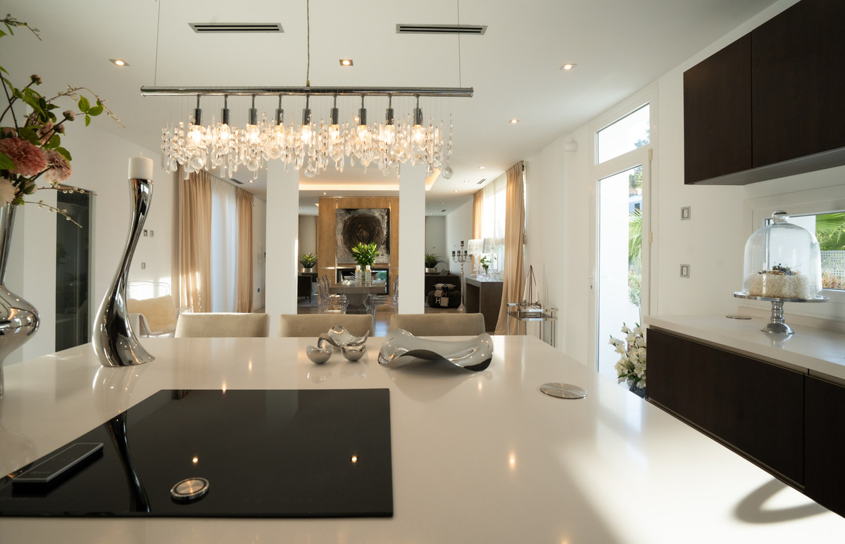 5 Bed Townhouse for sale in Torrenueva Costa Del Sol, Málaga, Spain