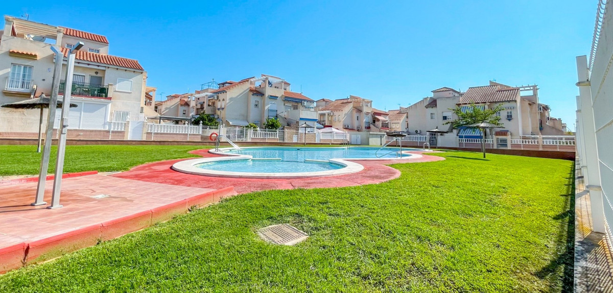 2 Bed Townhouse for sale in Playa Flamenca Costa Blanca, Alicante, Spain