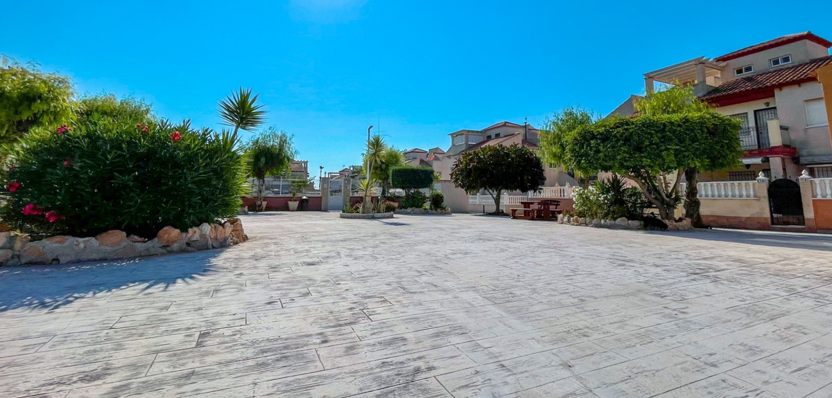 2 Bed Townhouse for sale in Playa Flamenca Costa Blanca, Alicante, Spain