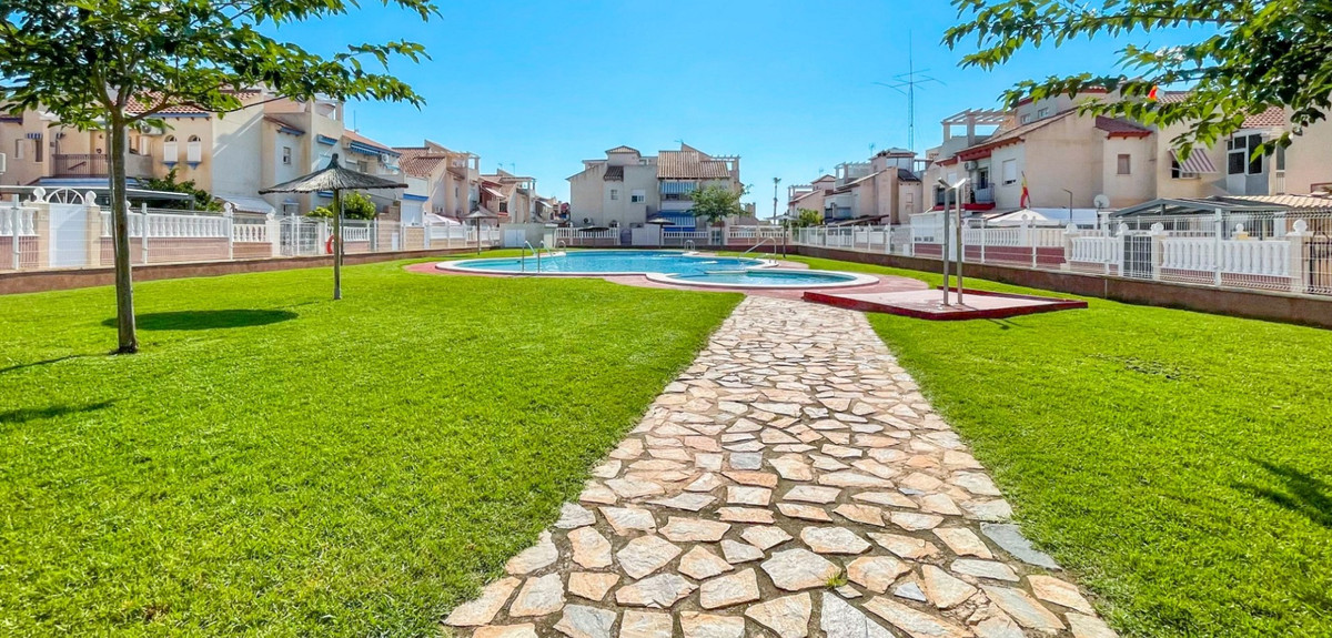 2 Bed Townhouse for sale in Playa Flamenca Costa Blanca, Alicante, Spain