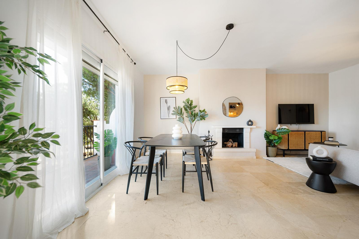 2 Bed Apartment for sale in Nueva Andalucía Costa Del Sol, Málaga, Spain