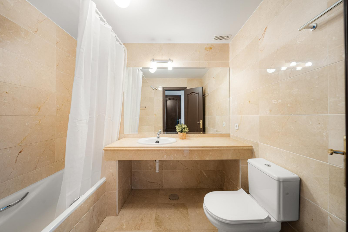 2 Bed Apartment for sale in Nueva Andalucía Costa Del Sol, Málaga, Spain