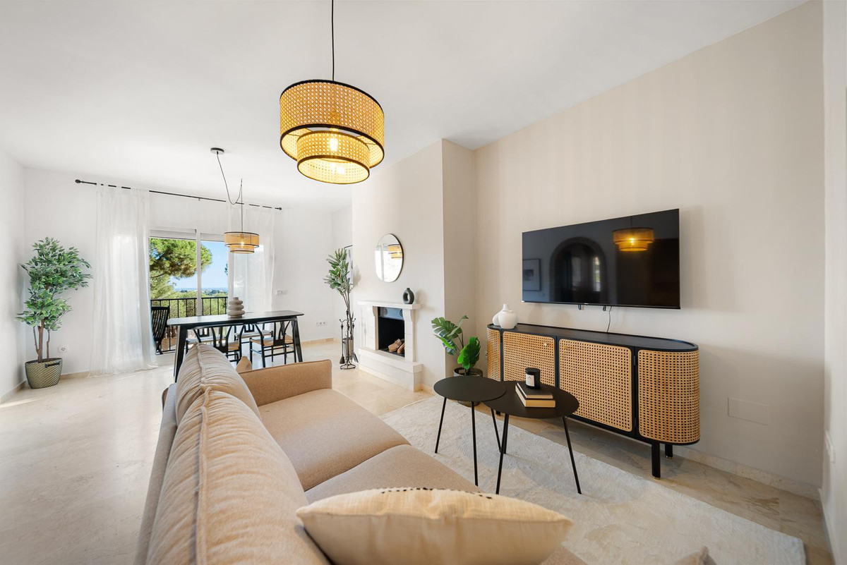 2 Bed Apartment for sale in Nueva Andalucía Costa Del Sol, Málaga, Spain