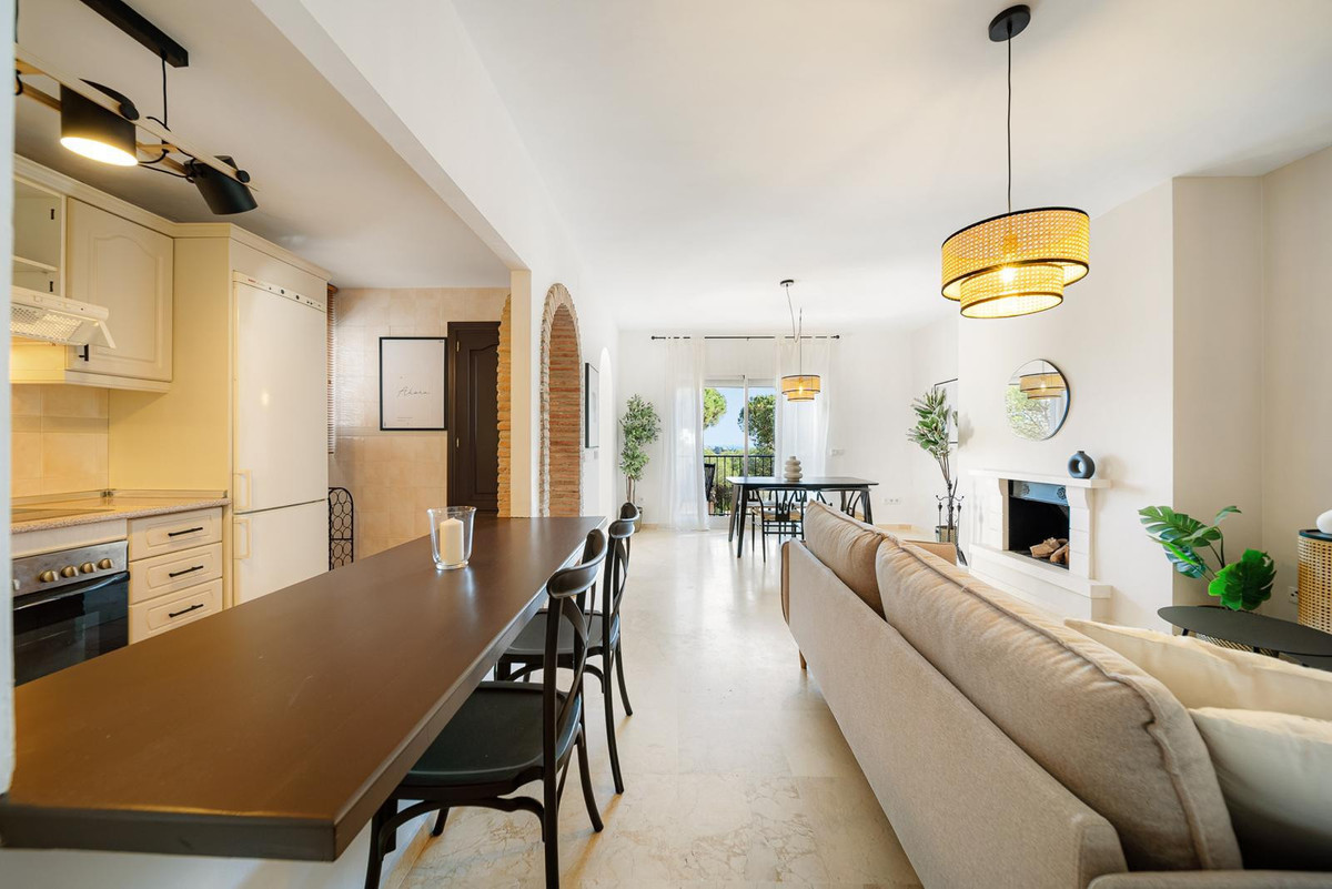 2 Bed Apartment for sale in Nueva Andalucía Costa Del Sol, Málaga, Spain
