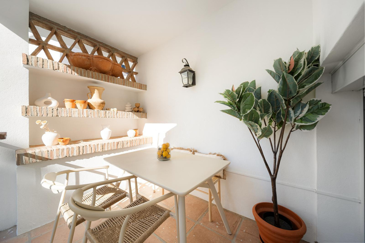 2 Bed Apartment for sale in Nueva Andalucía Costa Del Sol, Málaga, Spain