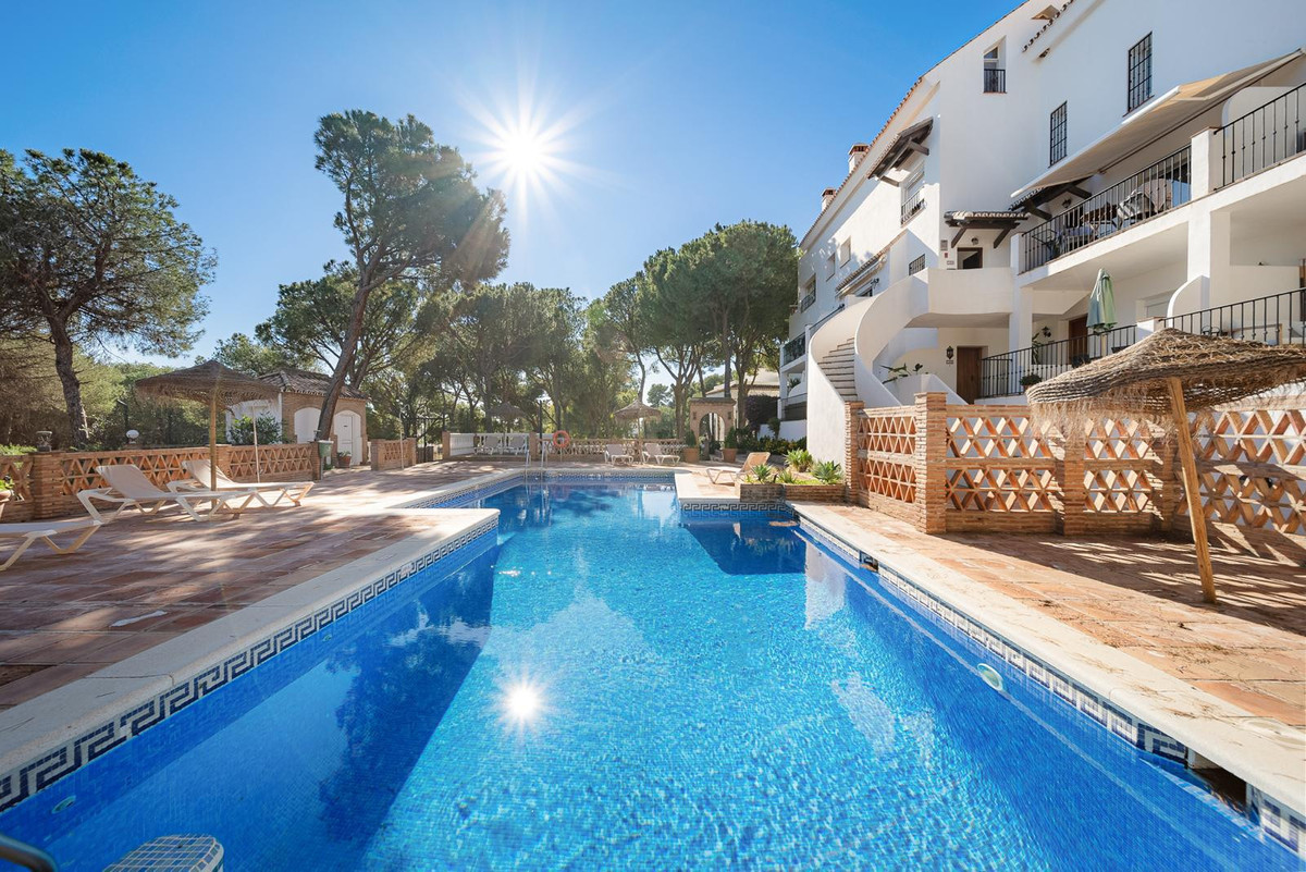 2 Bed Apartment for sale in Nueva Andalucía Costa Del Sol, Málaga, Spain