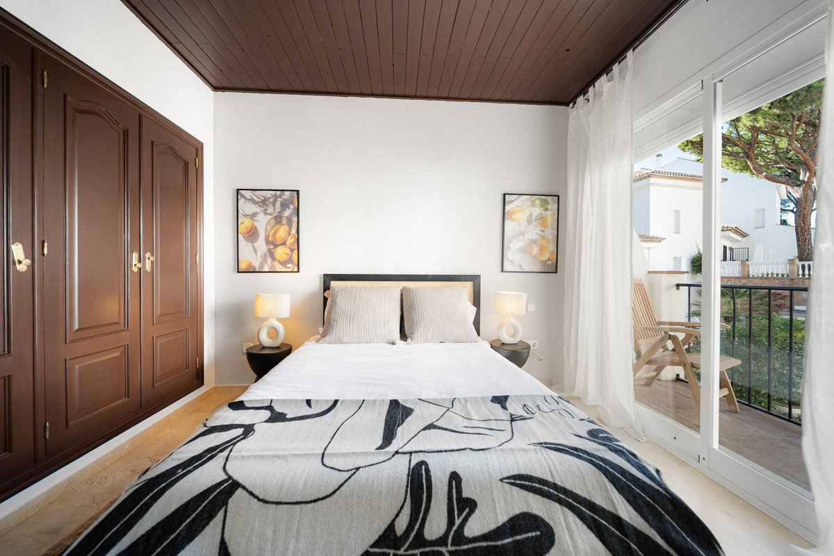2 Bed Apartment for sale in Nueva Andalucía Costa Del Sol, Málaga, Spain