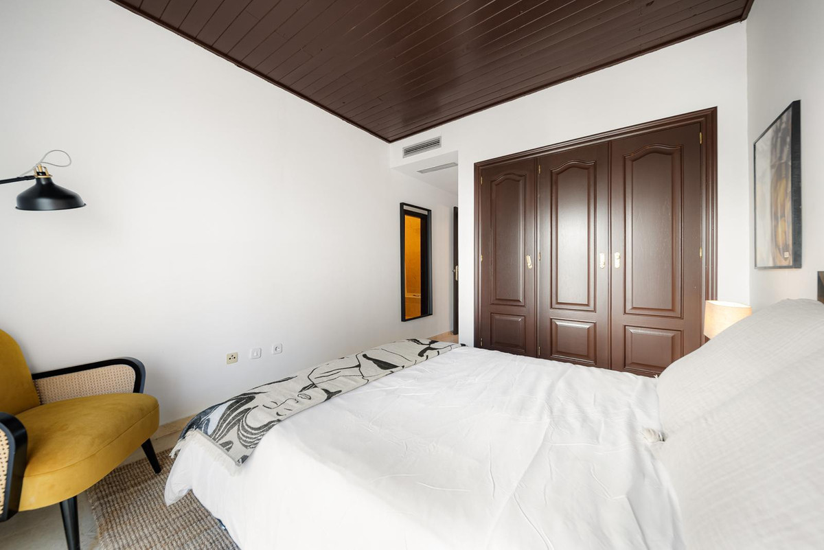 2 Bed Apartment for sale in Nueva Andalucía Costa Del Sol, Málaga, Spain