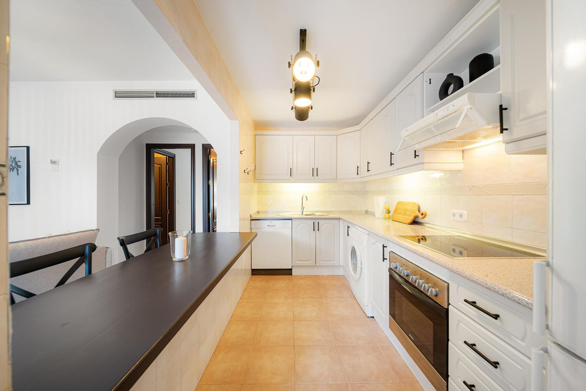 2 Bed Apartment for sale in Nueva Andalucía Costa Del Sol, Málaga, Spain
