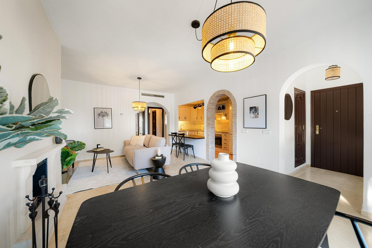 2 Bed Apartment for sale in Nueva Andalucía Costa Del Sol, Málaga, Spain