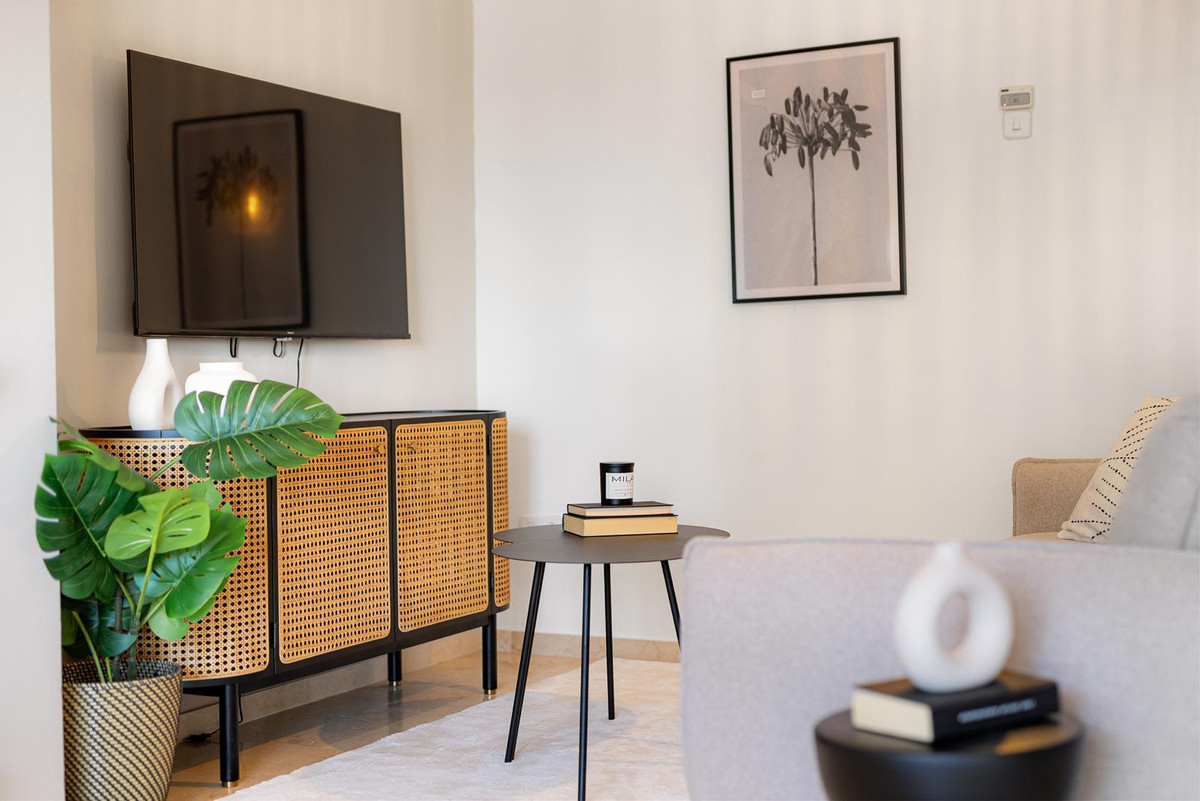 2 Bed Apartment for sale in Nueva Andalucía Costa Del Sol, Málaga, Spain