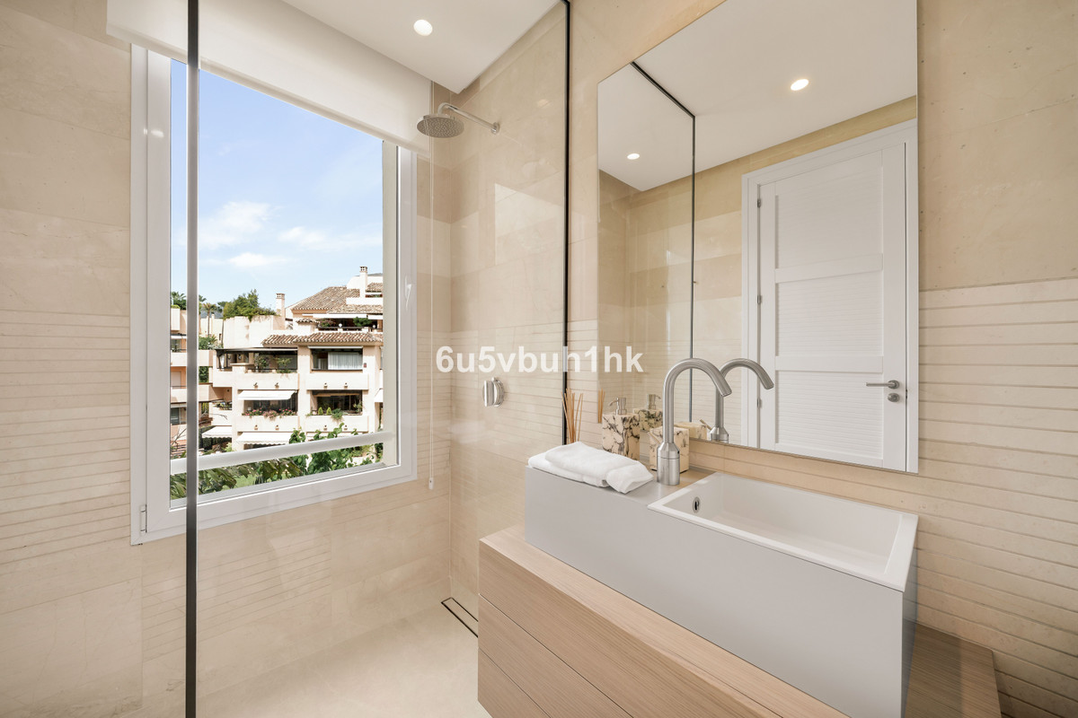 3 Bed Apartment for sale in Marbella Costa Del Sol, Málaga, Spain