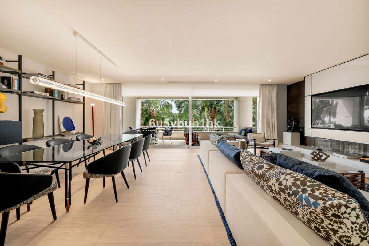 3 Bed Apartment for sale in Marbella Costa Del Sol, Málaga, Spain