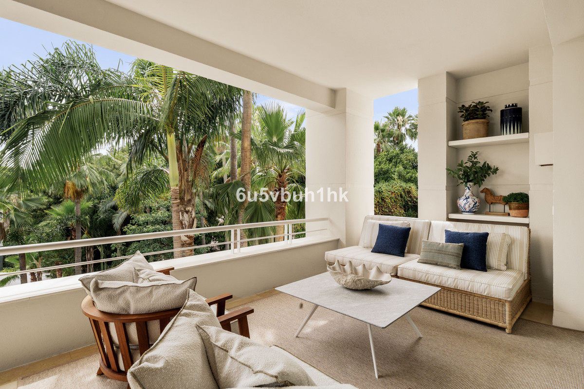 3 Bed Apartment for sale in Marbella Costa Del Sol, Málaga, Spain