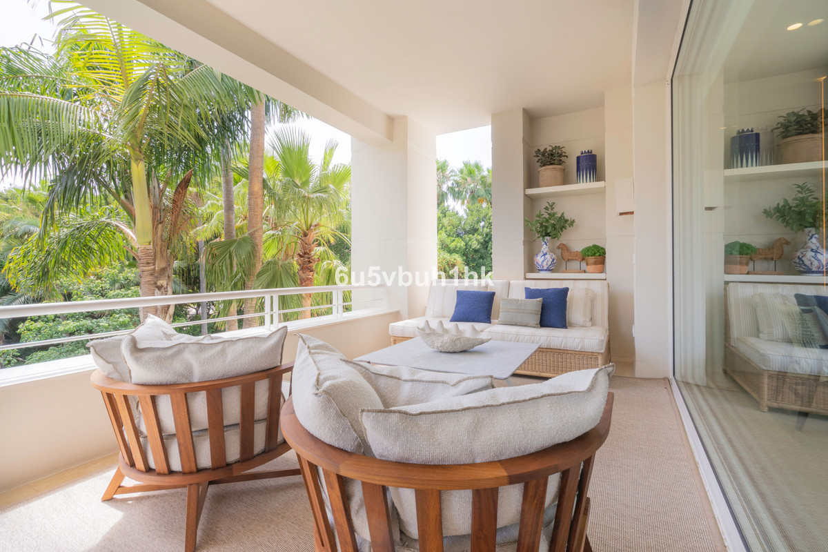 3 Bed Apartment for sale in Marbella Costa Del Sol, Málaga, Spain