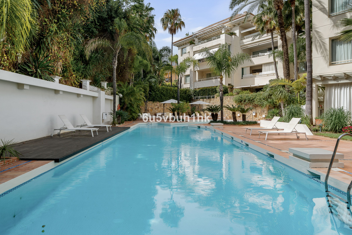 3 Bed Apartment for sale in Marbella Costa Del Sol, Málaga, Spain