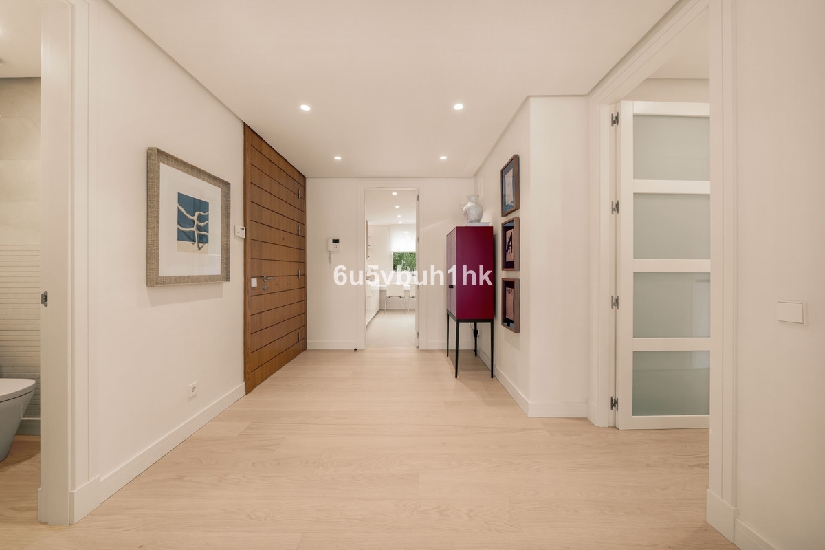 3 Bed Apartment for sale in Marbella Costa Del Sol, Málaga, Spain