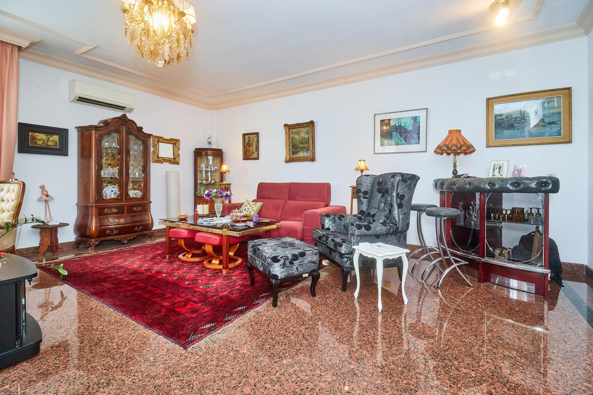 Se vende Villa - Chalet de 5 dormitorios en Costa Del Sol, Málaga, España