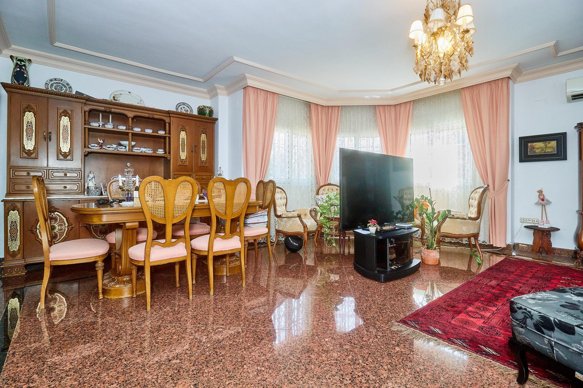 Se vende Villa - Chalet de 5 dormitorios en Costa Del Sol, Málaga, España