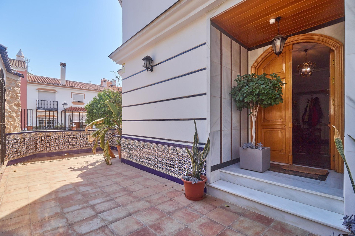 Se vende Villa - Chalet de 5 dormitorios en Costa Del Sol, Málaga, España