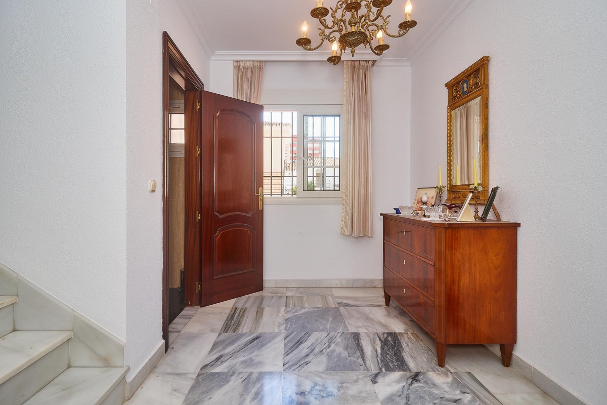 Se vende Villa - Chalet de 5 dormitorios en Costa Del Sol, Málaga, España