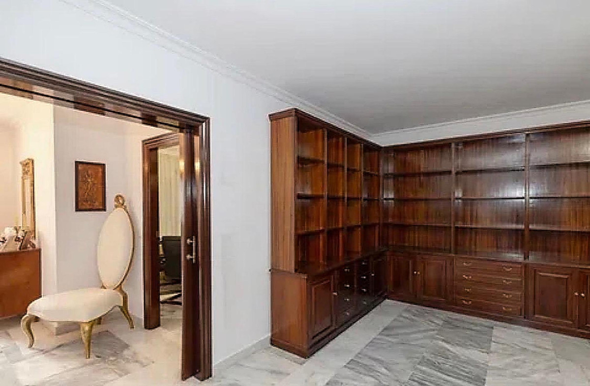 Se vende Villa - Chalet de 5 dormitorios en Costa Del Sol, Málaga, España