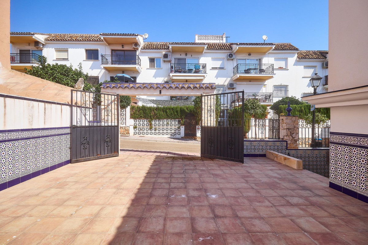 Se vende Villa - Chalet de 5 dormitorios en Costa Del Sol, Málaga, España