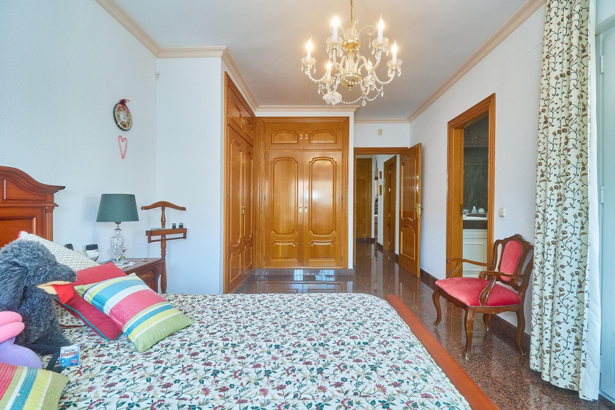 Se vende Villa - Chalet de 5 dormitorios en Costa Del Sol, Málaga, España