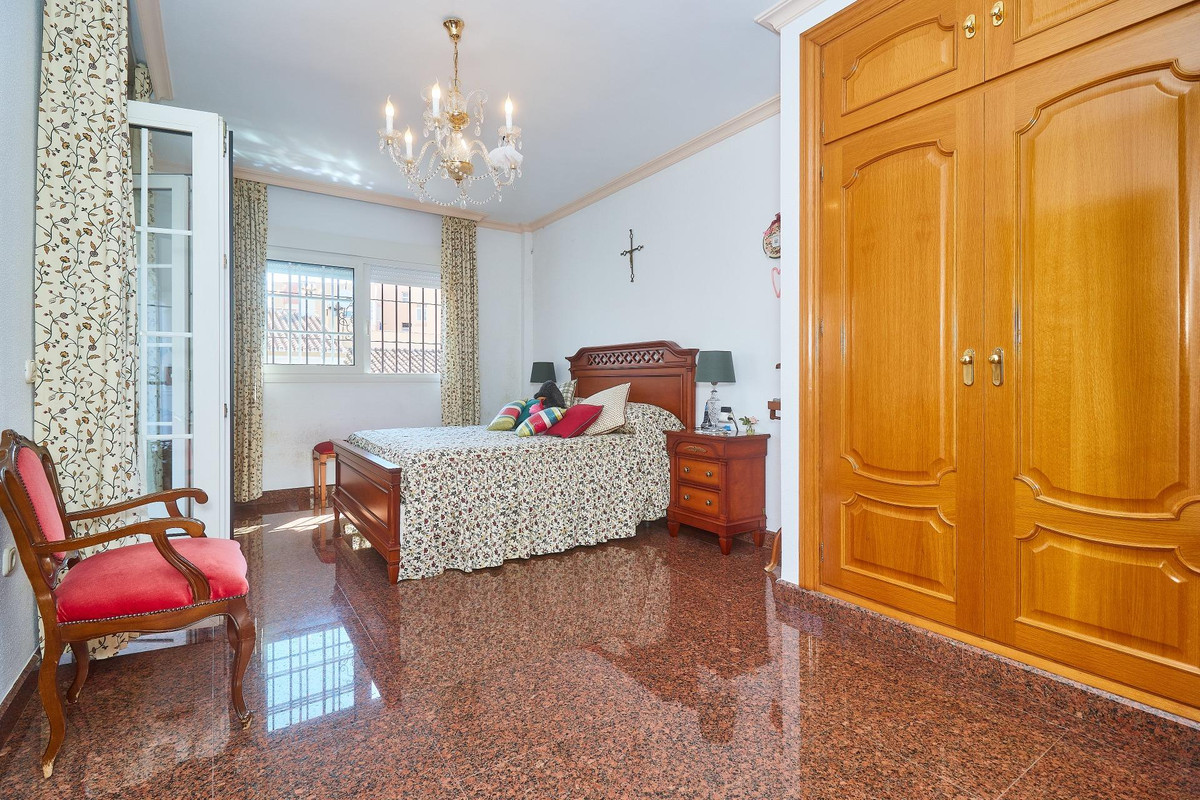 Se vende Villa - Chalet de 5 dormitorios en Costa Del Sol, Málaga, España