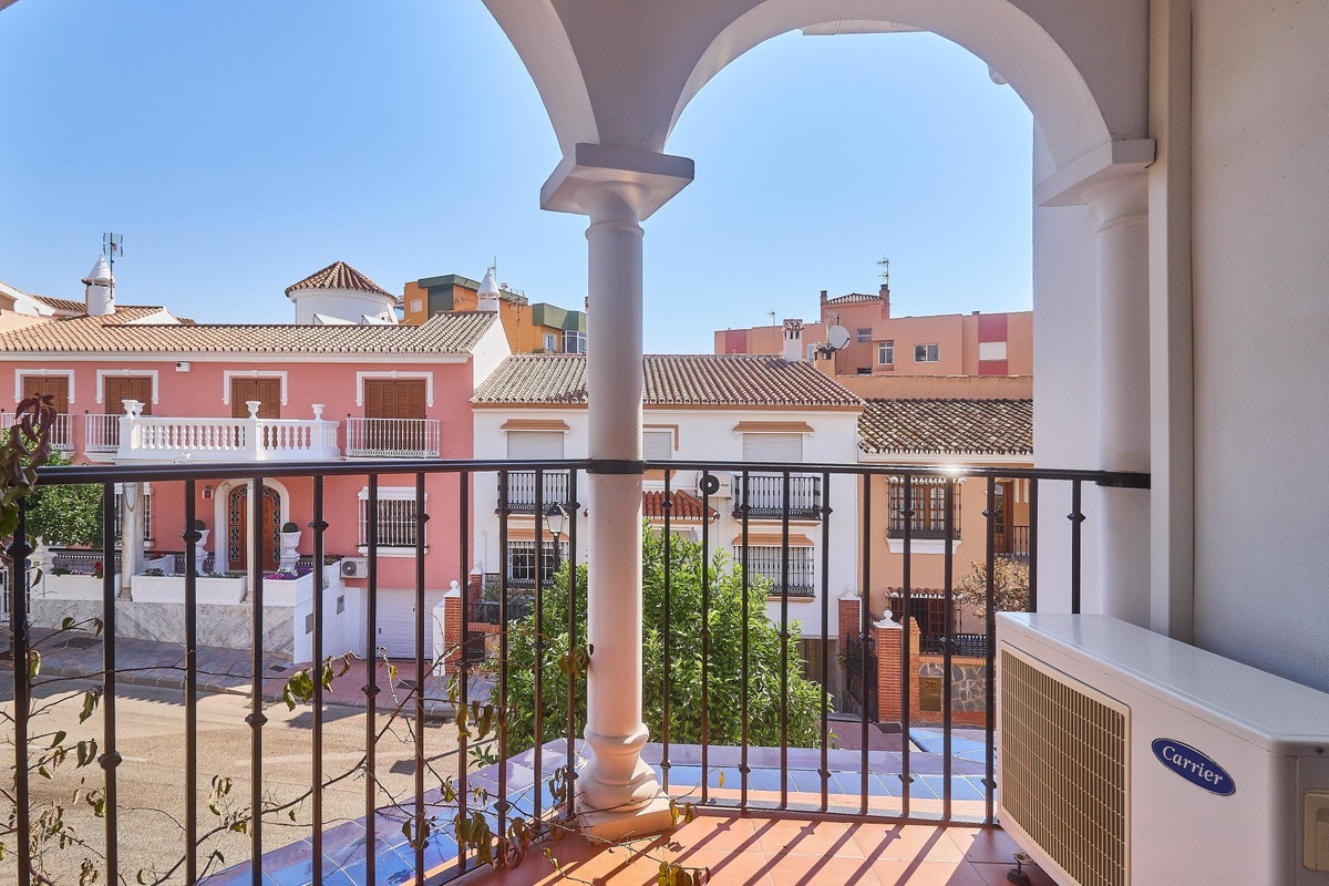 Se vende Villa - Chalet de 5 dormitorios en Costa Del Sol, Málaga, España