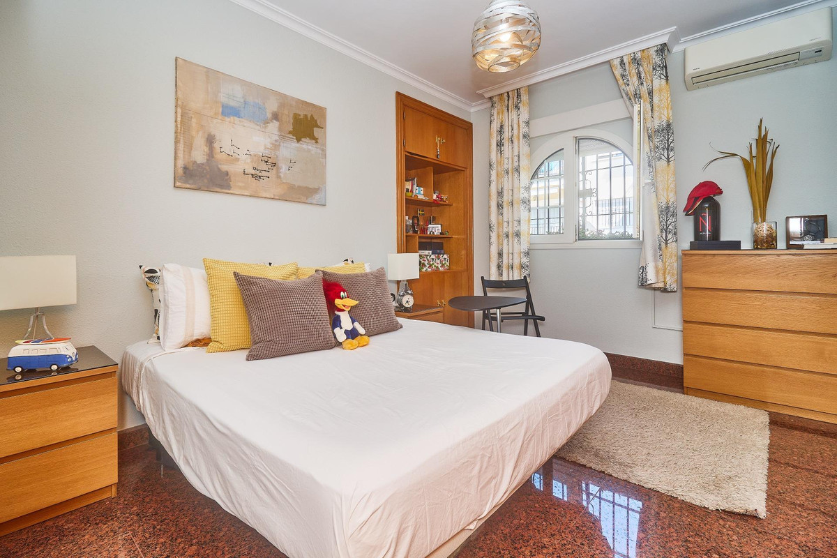 Se vende Villa - Chalet de 5 dormitorios en Costa Del Sol, Málaga, España