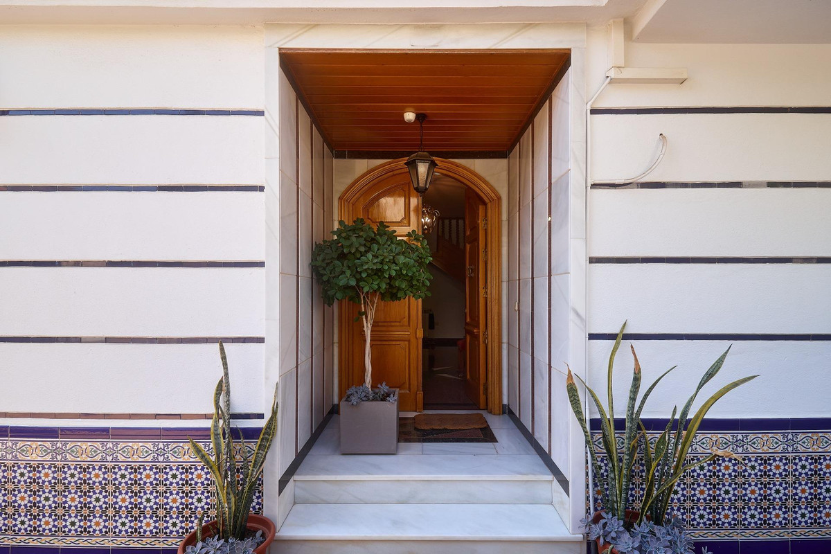 Se vende Villa - Chalet de 5 dormitorios en Costa Del Sol, Málaga, España
