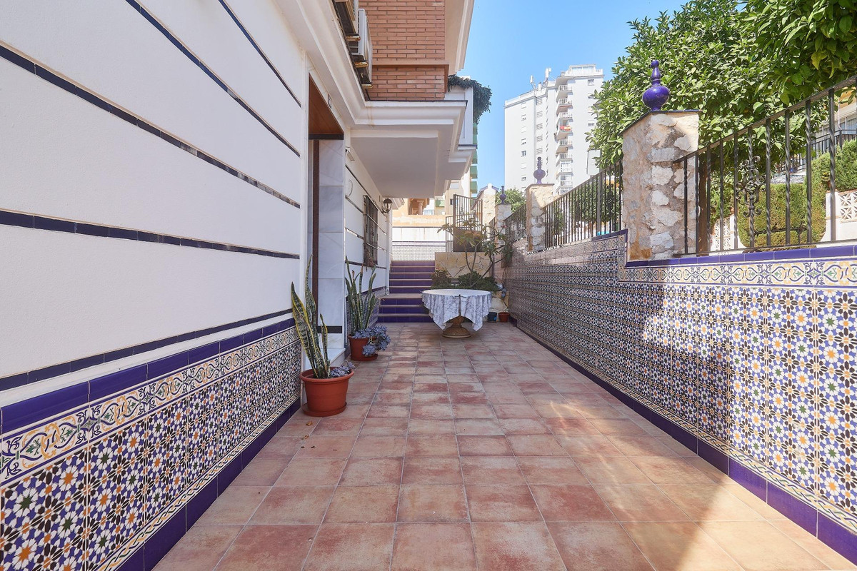 Se vende Villa - Chalet de 5 dormitorios en Costa Del Sol, Málaga, España